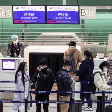 U.S. will require airline passengers traveling from China to test negative for Covid