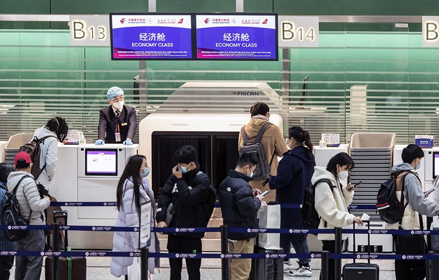 U.S. will require airline passengers traveling from China to test negative for Covid